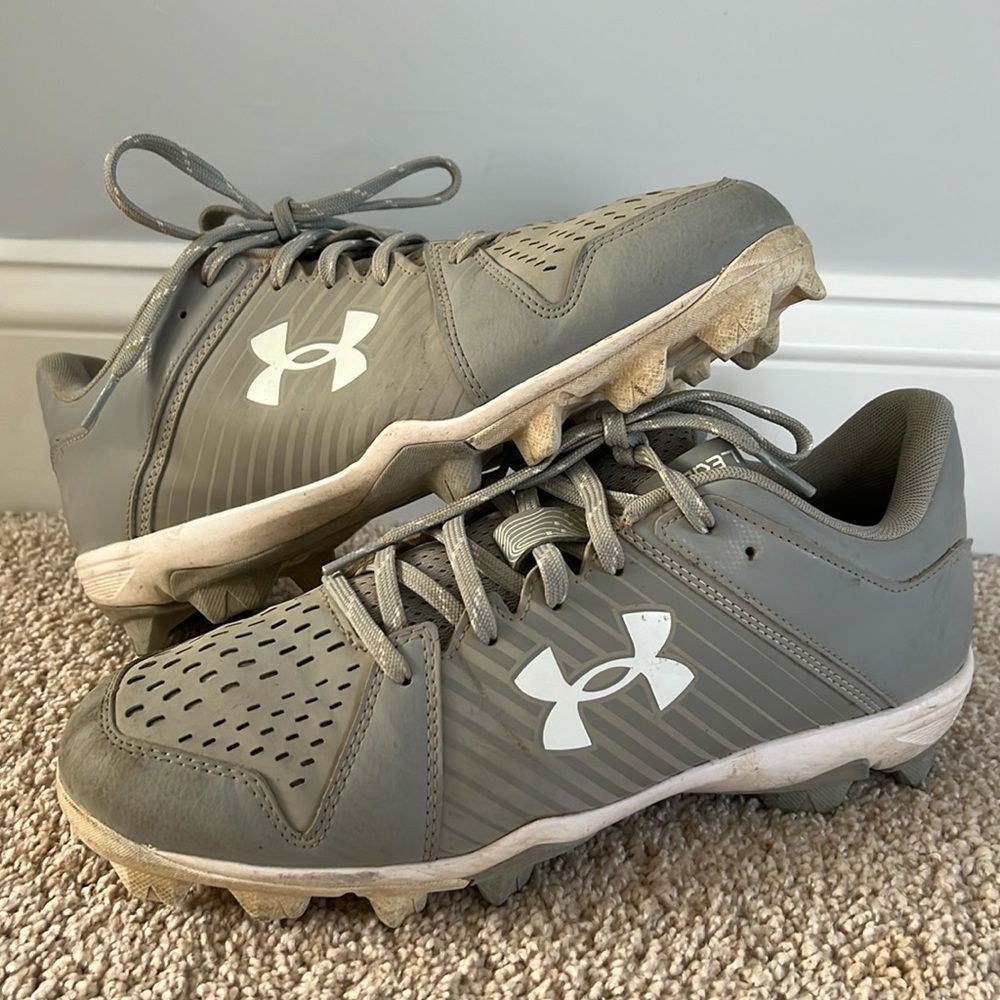 Boys baseball cleats